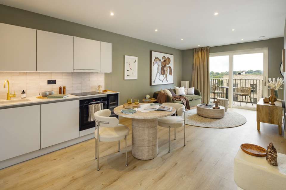 Image of Home 32