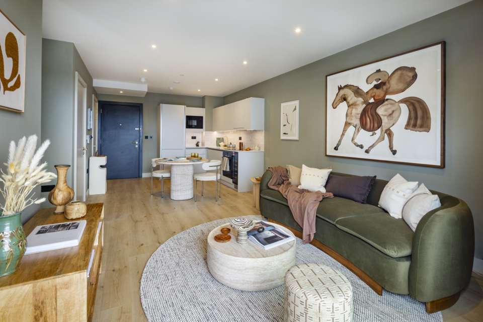 Image of Home 32