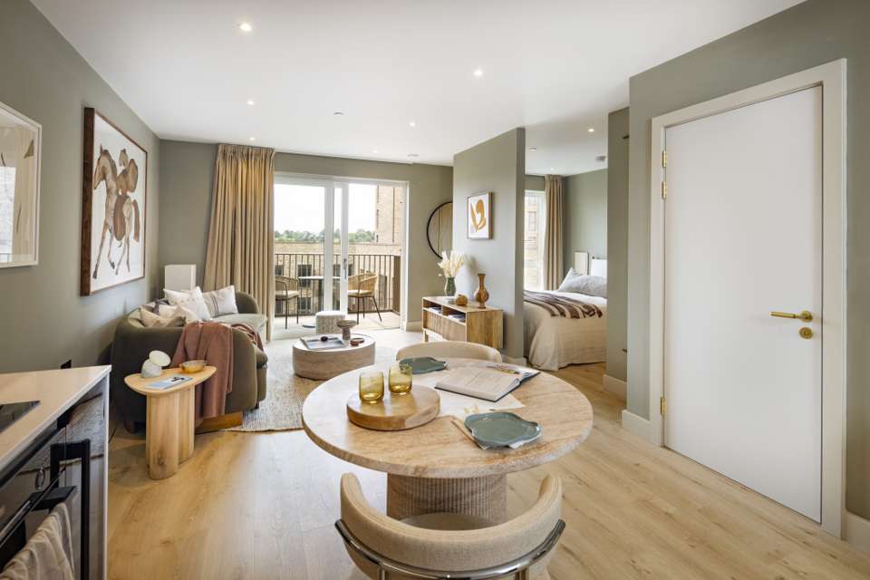 Image of Home 32