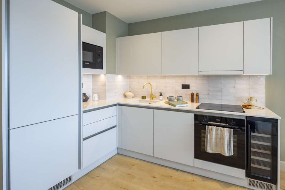 Image of Home 32
